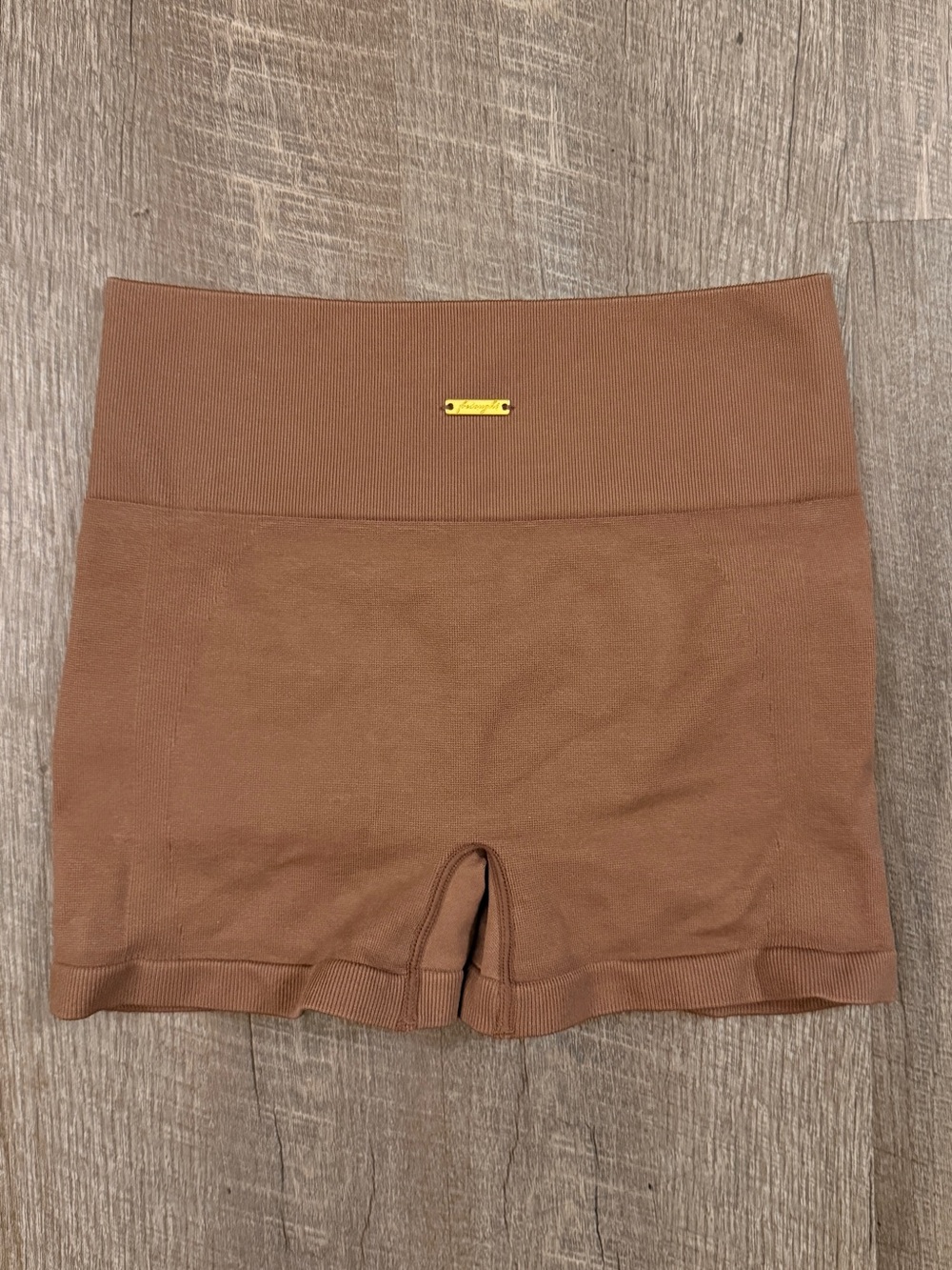 Seamless High-Waist Performance Shorts - Brown